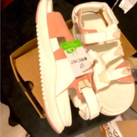 NWT Women’s hiking sandals with arch support  Size11  Pink/white - Picture 3 of 6